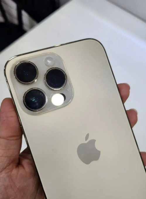 ほぼ新品　iPhone14Pro 256GB Amazon.com: Apple iPhone 14 Pro, 256GB, Space Black - Unlocked