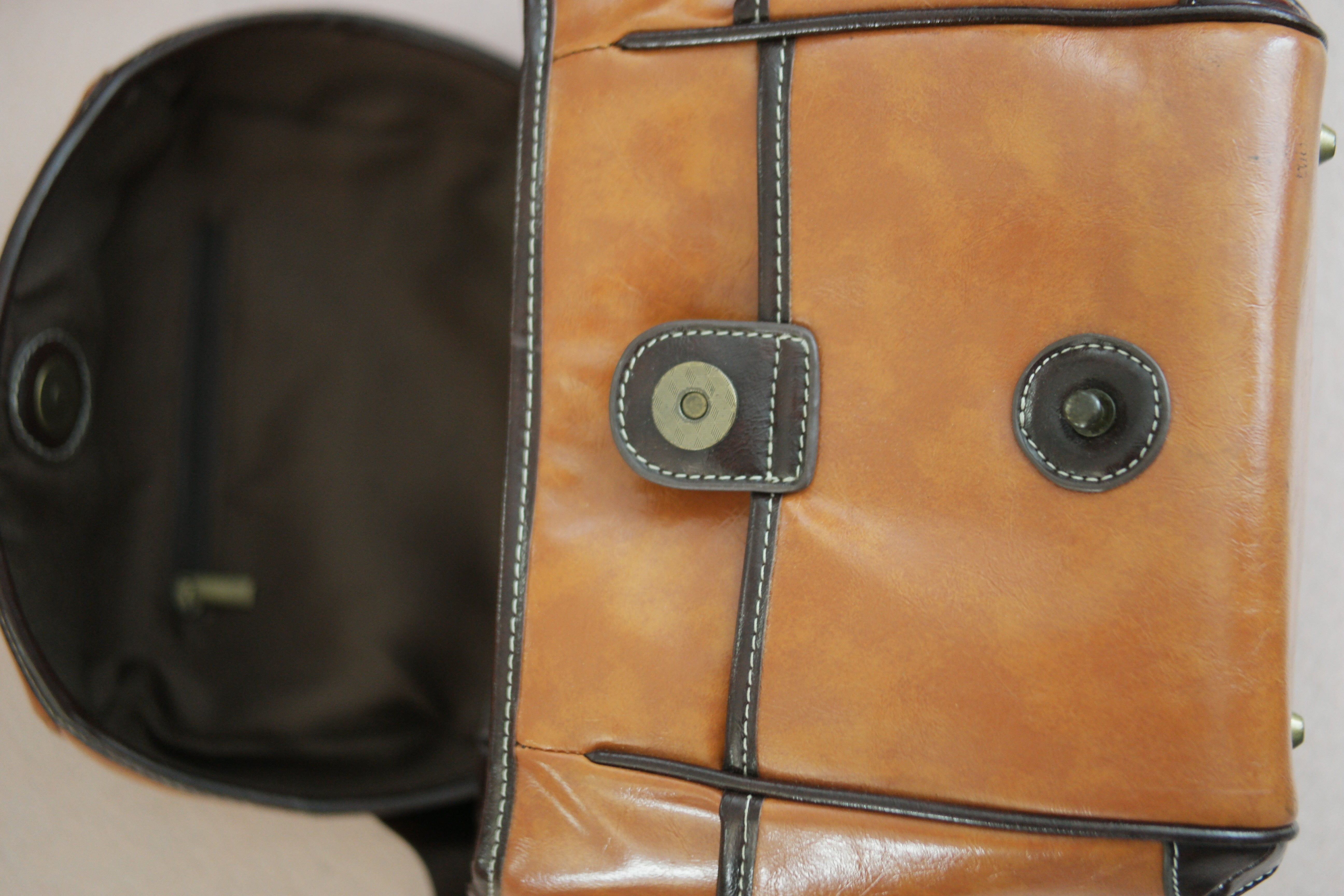 Digital mirrorless leather camera bag