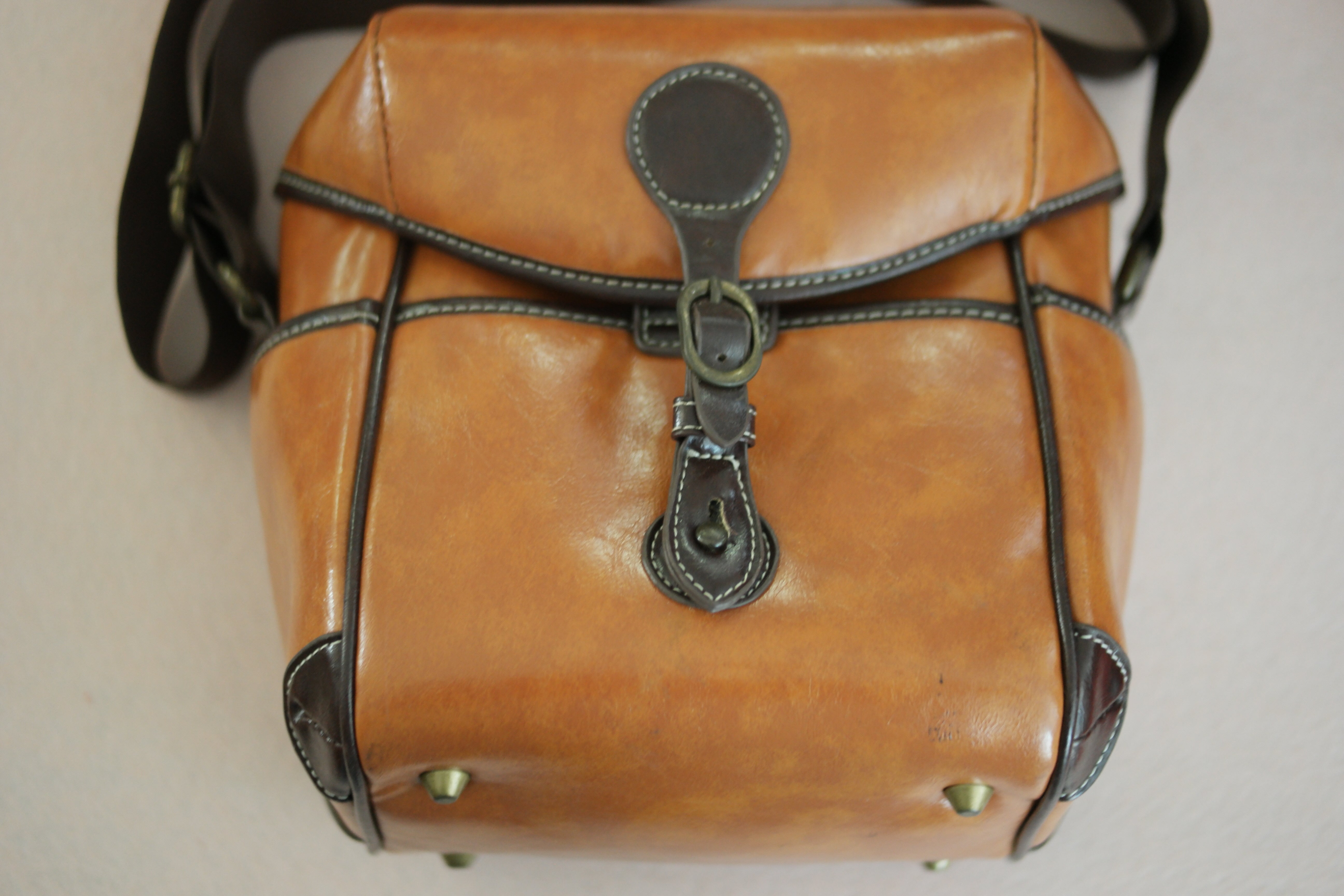 Digital mirrorless leather camera bag