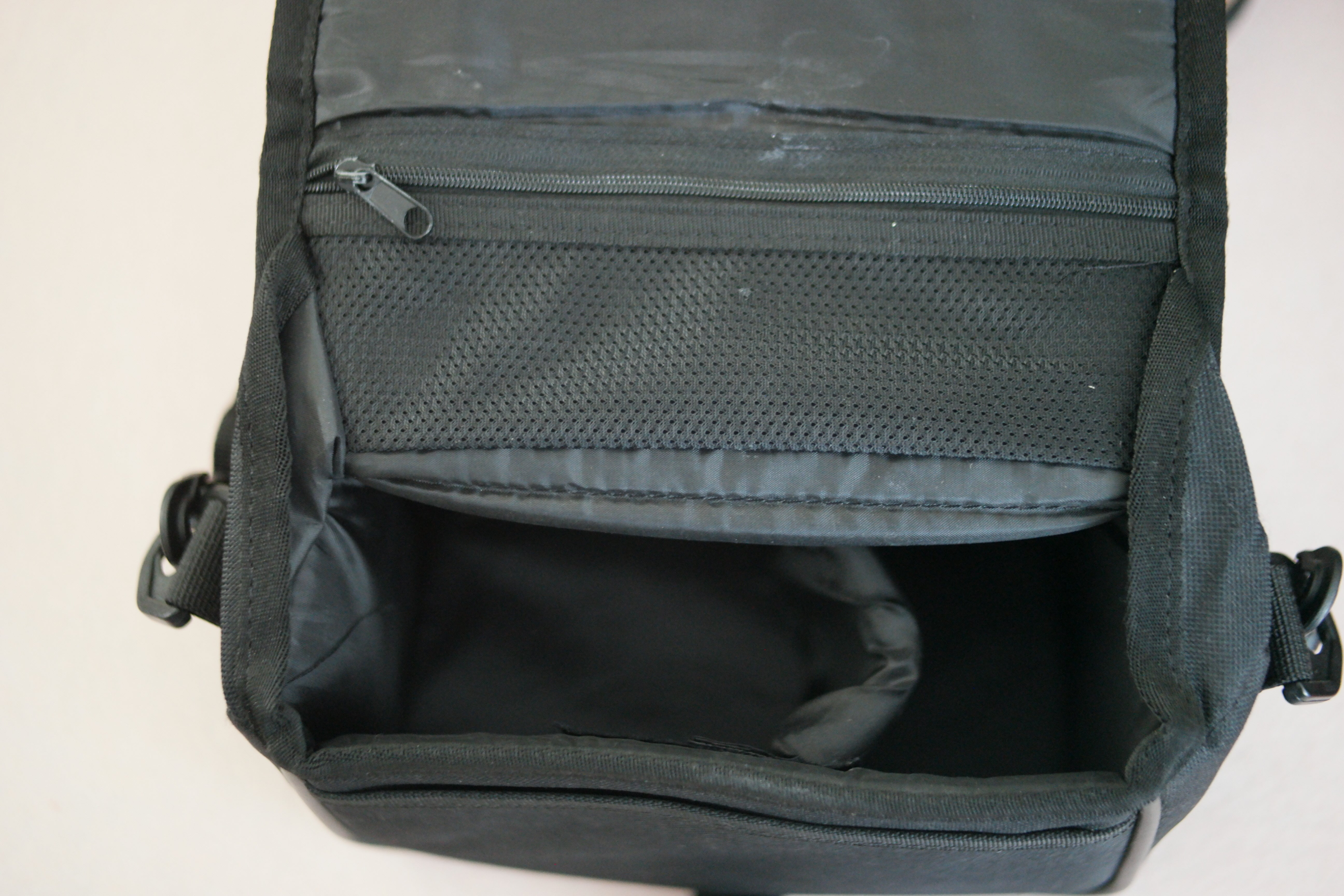 Digital mirrorless camera bag (black)