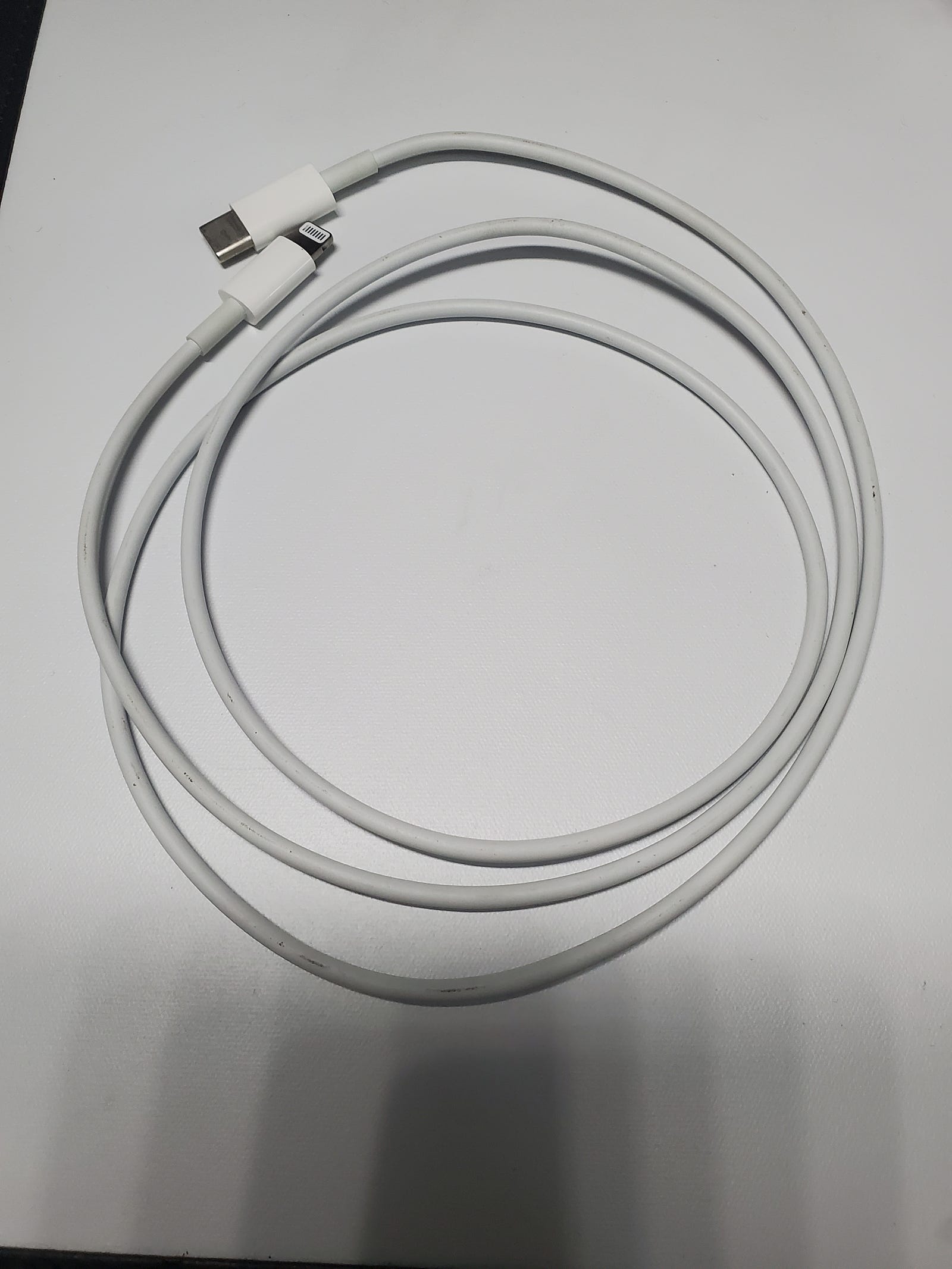 Genuine Apple cable (8pin)