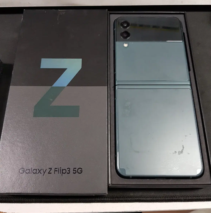 SAMSUNG Galaxy Z Flip 3 5G SM-F711N (256GB)
