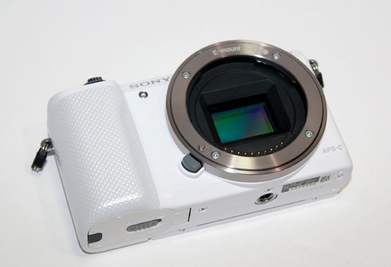 Sony A5000 Compact Digital Camera White color 16-50mm / 16mm Double lens kit USED