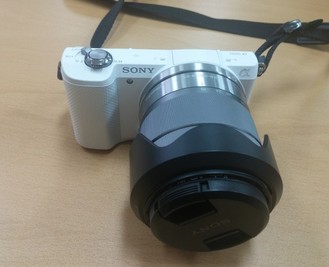 Sony Alpha a5000 20.1MP Digital Camera - White (Kit w/ SEL1855 18-55mm Lens)