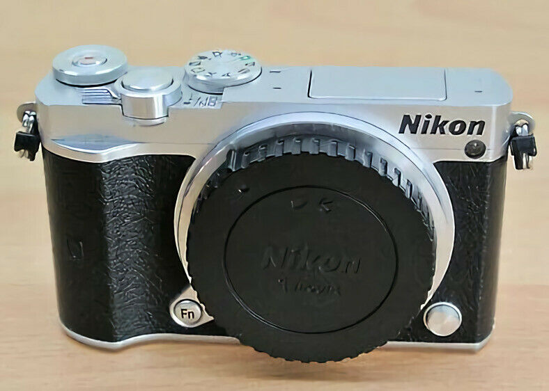 Nikon 1 J5 Mirrorless Digital Camera NO lens - Silver (Body Only)
