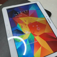 Samsung Galaxy Tab 4 SM-T530 10.1" Android 4.4 16GB Tablet (Wi-Fi) - 1handling!!
