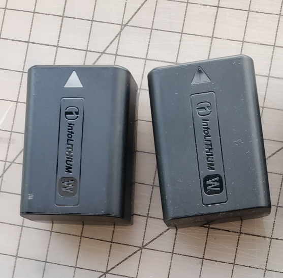 Sony genuine 2pcs NP-FW50 Battery Charger Nex-3, 5, 6, 7, a5000, a6000, a5100