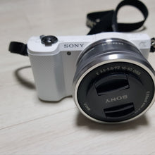 Sony Alpha a5000 20.1MP Digital Camera - White (Kit w/ E PZ OSS 16-50mm Lens)